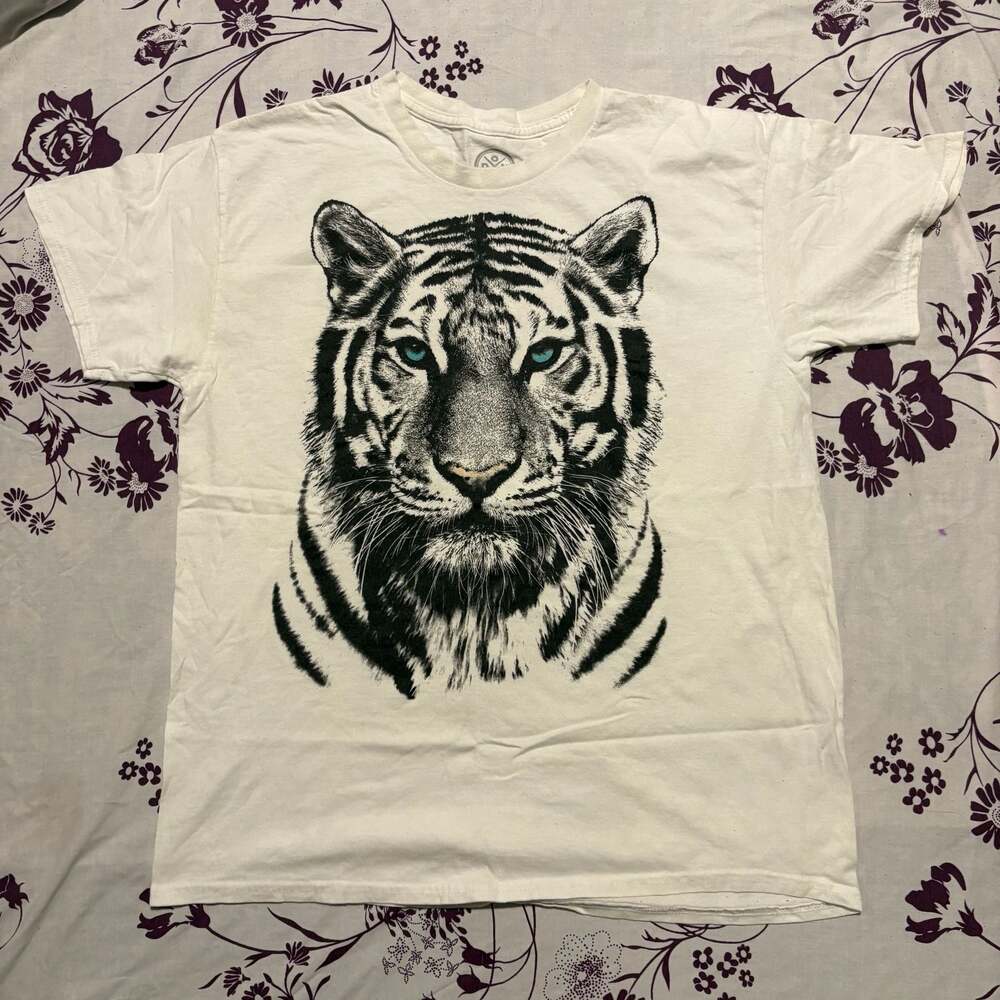 DOM "It's About The Art" White Tiger Graphic Short Sleeve T-Shirt